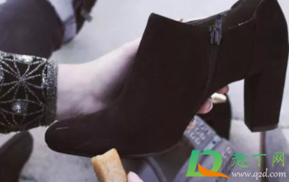 绒面鞋有油点怎么清洗
