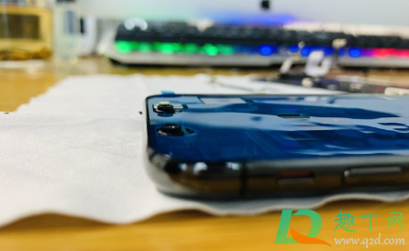 iphone外屏碎了有必要换原装吗