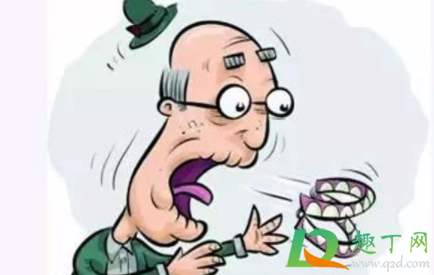 清洗假牙齿用什么清洗