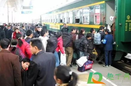 过年不回家的有几种人