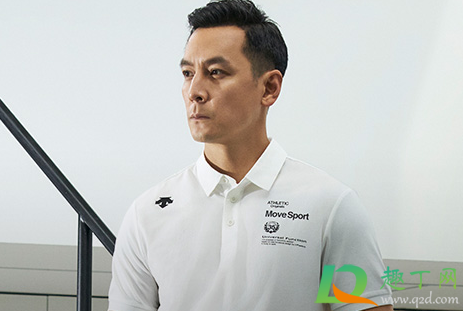 三个箭头朝下的衣服啥牌子