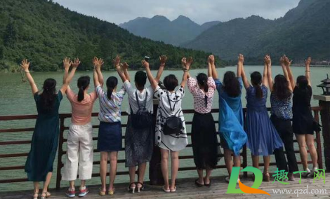 几个好朋友吃饭为什么不喊我