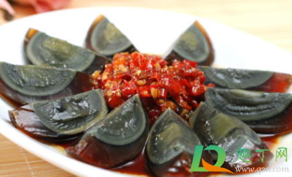 皮蛋是生蛋制作还是煮熟了制作