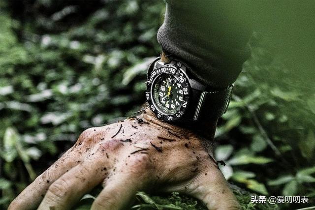 肌肉型的硬汉适合什么类型的腕表?