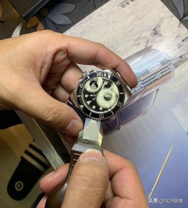 劳力士黑水鬼瞬间变新绿水,怎么更换陶瓷圈?