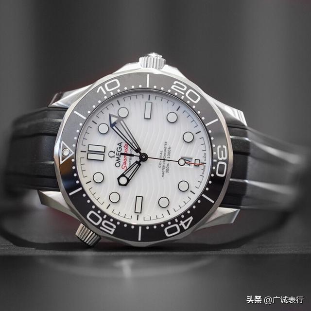 想购买一只3-4万元的机械手表，有什么好的推荐？