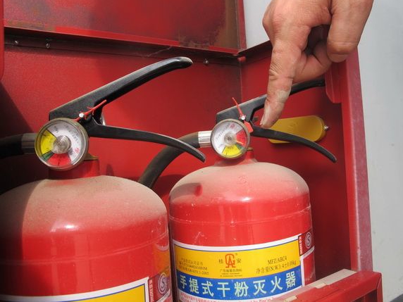 灭火器的压力指针在什么位置正常