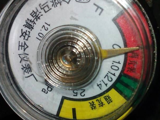 灭火器压力表黄绿红含义