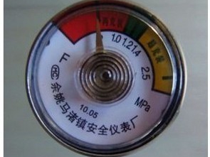 灭火器的压力表指针指在哪正常