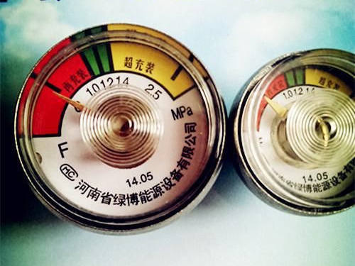 灭火器压力表指针指向红色区域怎么办