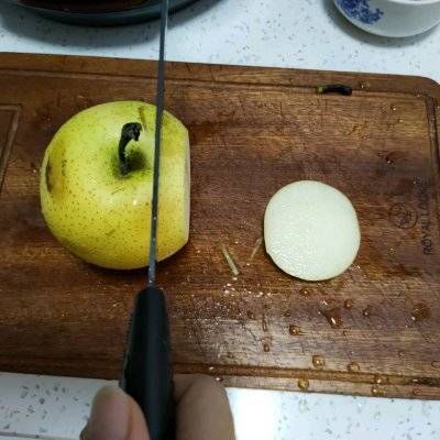 梨怎么做止咳化痰效果好 冰糖炖梨炖多久