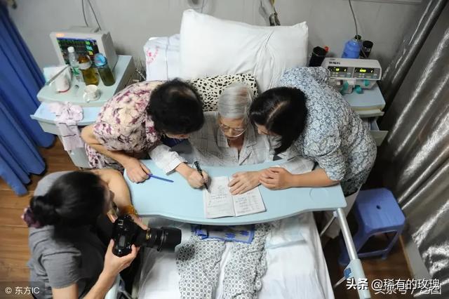 医院里好多中老年病人的陪护都是老伴,为什么儿女陪护的少见?