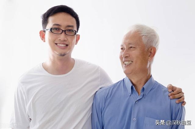 公公这两天发了四万块钱的退休金,我们想借用,该怎么和他说?
