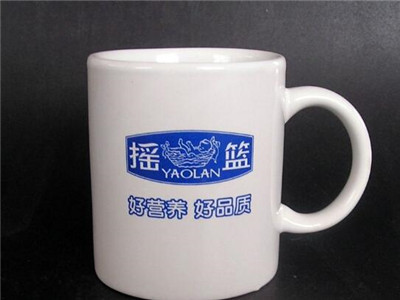 纯色的陶瓷杯子有毒吗
