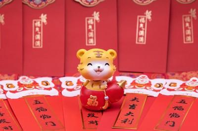 老公月收入7500，我要求他每年必须存下10万元，可行吗？