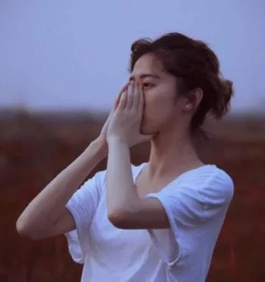农村姑娘结婚之前赚了二十万，带走还是留给娘家好？为何？