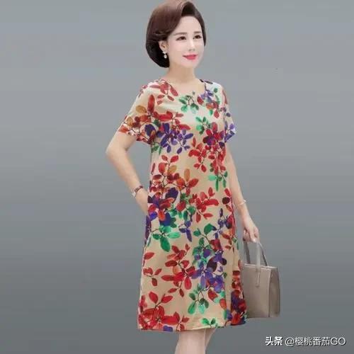 有哪些适合中老年女性的中高档服装品牌?