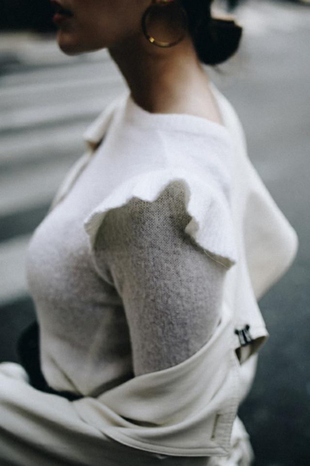 女生大衣里面都穿什么样的打底衫呢？