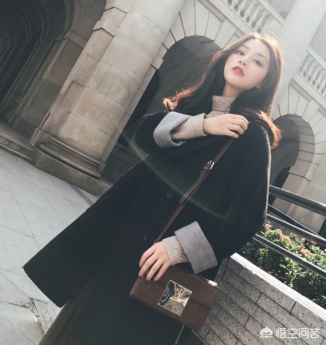 女生大衣里面都穿什么样的打底衫呢？