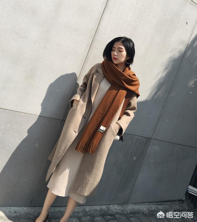 女生大衣里面都穿什么样的打底衫呢？