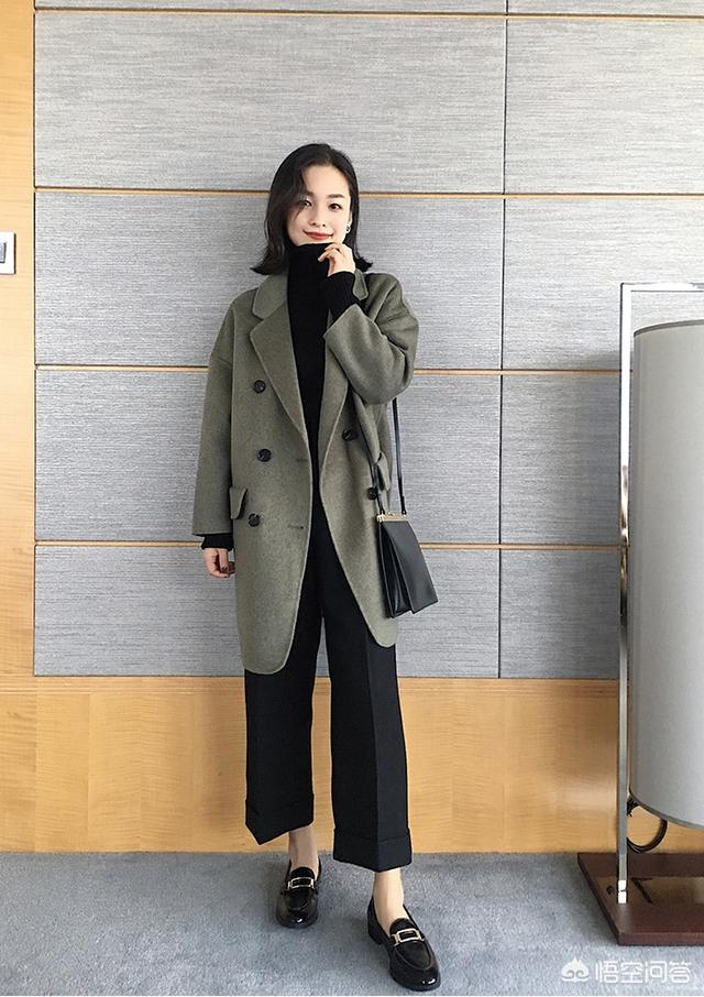 女生大衣里面都穿什么样的打底衫呢？