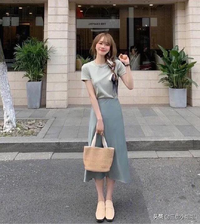 有哪些简约时髦的搭配推荐？