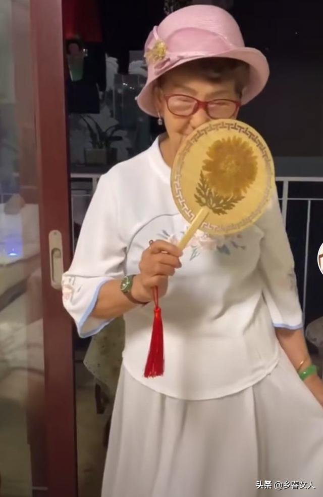 时髦和年龄有关系吗?时尚的穿搭会不会受到年龄的束缚?