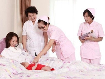 产后喝白开水好吗