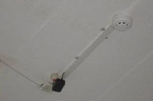 烟雾报警器怎样会响