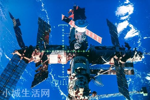呆在太空中时间最长的人是谁?