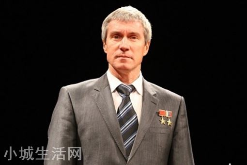 呆在太空中时间最长的人是谁?