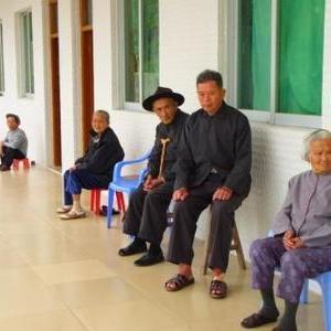 哪些人可以入住农村敬老院?