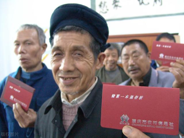 有残疾证且无儿无女的残疾人可以申请成为五保户吗?
