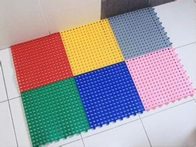 卫生间防滑用什么垫子好