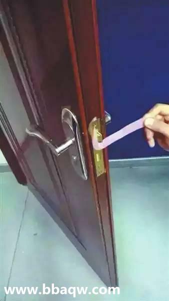 小偷利用猫眼入室偷盗 防盗门为何不管用了？