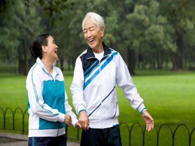 患病老人步行出门需要注意什么