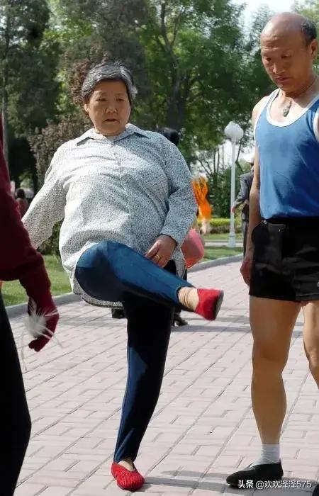 老人退休后,几岁开始身体走下坡路?