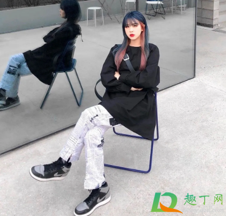 染完头发跟宝宝一起睡有害吗 染了头发能带宝宝吗