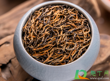 茶叶是不是年份越久越好 茶叶一泡就沉下去好吗