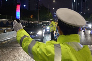 交警查酒驾毒驾的方法一样吗