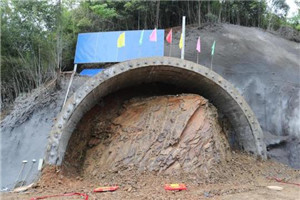 隧道洞口塌方原因