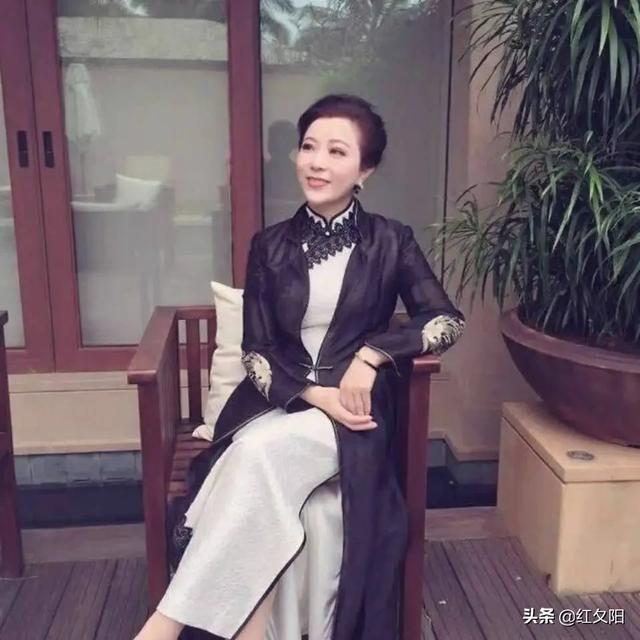 此图如何写一首诗?