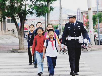 行人逆行是否违法