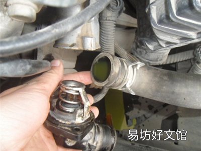 换防冻液前要清理水箱吗