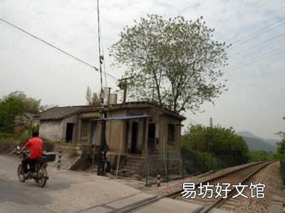 火车道口信号灯拍照吗