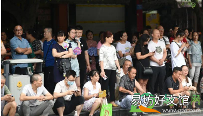 2021年高考送考家长不宜穿的颜色有哪些