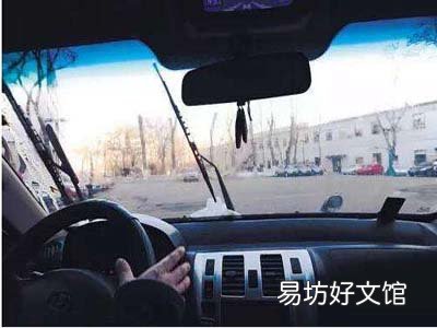 如何使用汽车雨刷器