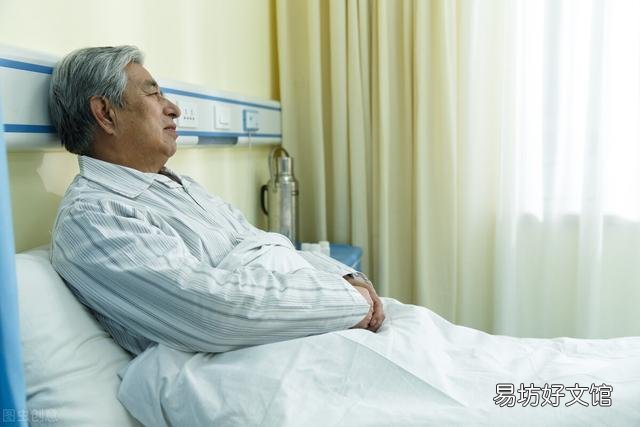 父母得到耕地补偿120多万,给女儿7万,其余都给儿子,女儿应该以什么心情面对父母?
