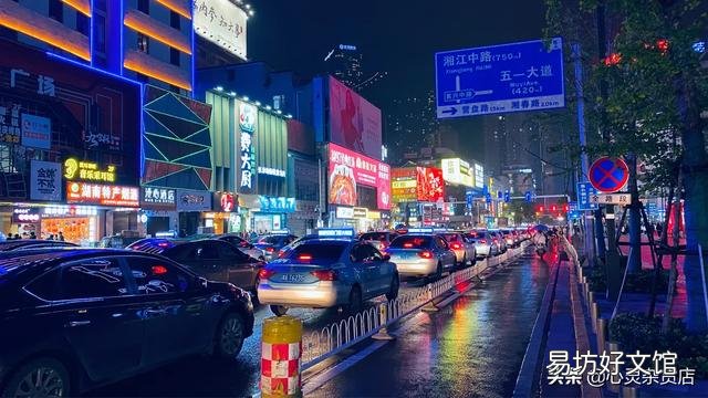 你是怎样看待“什么都听领导的”这一看法的?