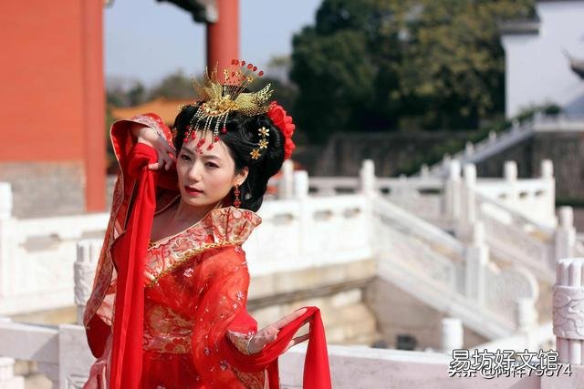 如何为《贵妃图》题一首诗?